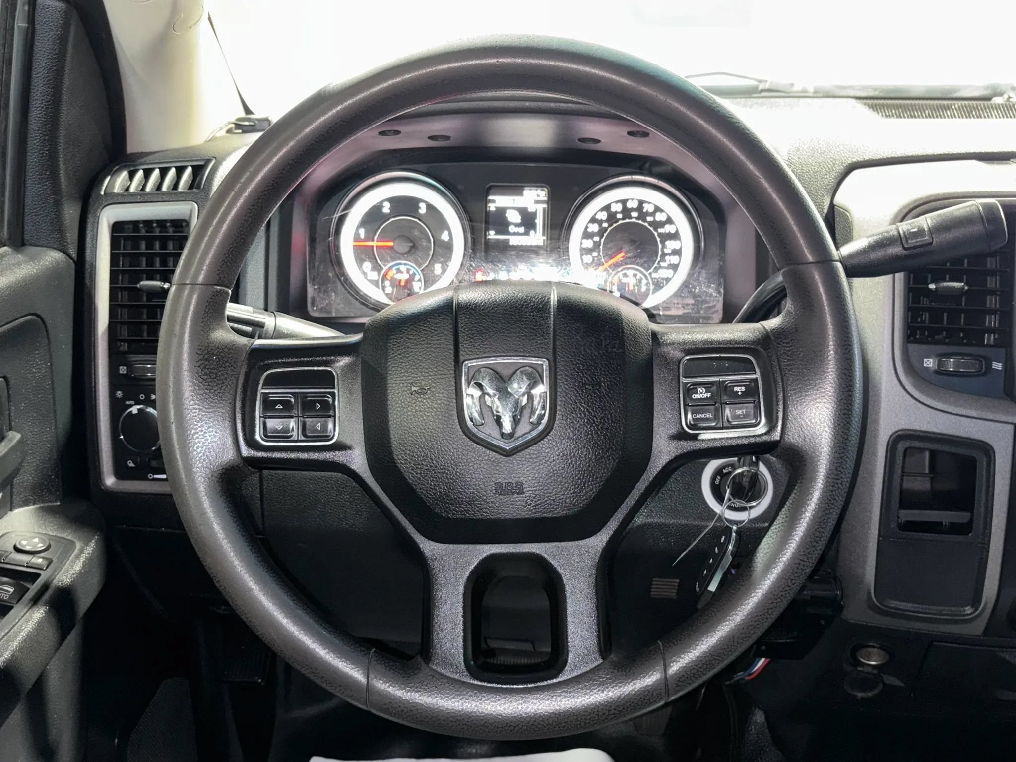 Used 2015 RAM 3500 Tradesman RWD image 17