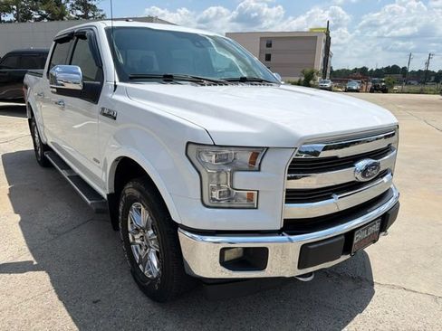 Used 2017 Ford F150 Lariat w/ Equipment Group 502A Luxury AWD/4WD image 4