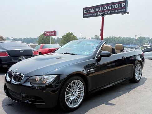 Used 2013 BMW M3 Convertible w/ Premium Pkg RWD image 3