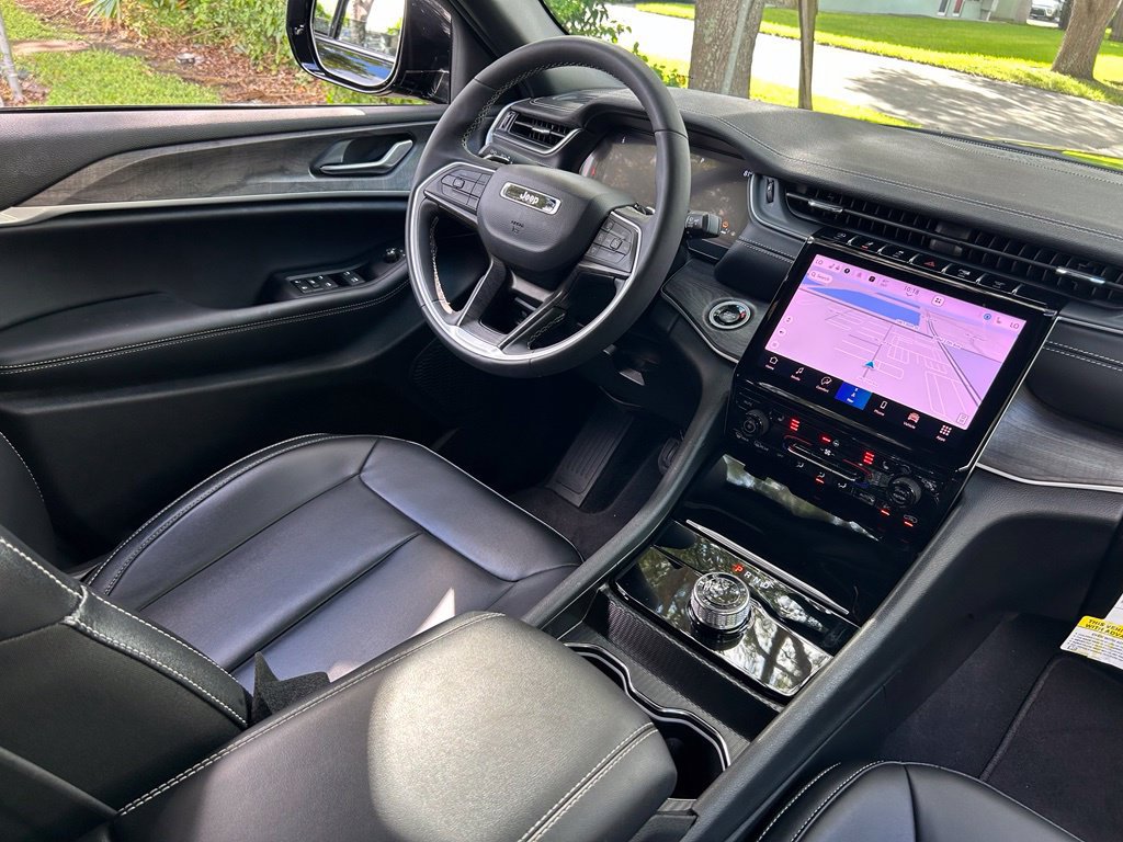 Certified 2025 Jeep Grand Cherokee Limited RWD image 10