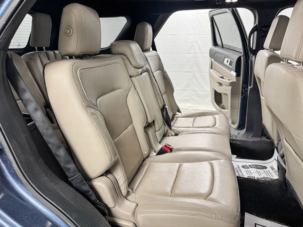 Used 2018 Ford Explorer Limited w/ Equipment Group 301A AWD/4WD image 10