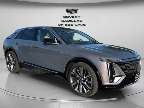 New 2026 Cadillac Lyriq Signature Luxury image 1