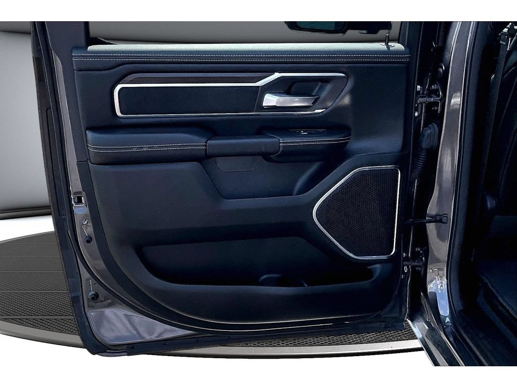 Used 2026 RAM 1500 Laramie AWD/4WD image 32