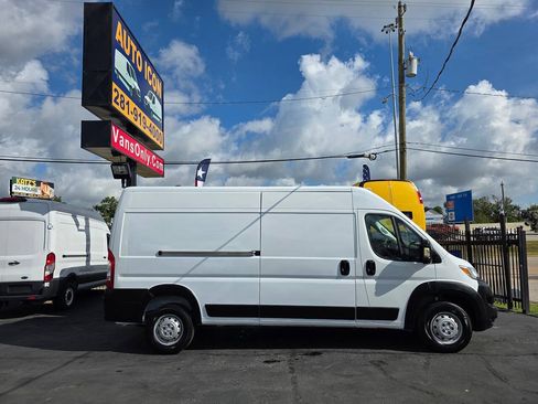Used 2023 RAM ProMaster 3500 FWD image 3