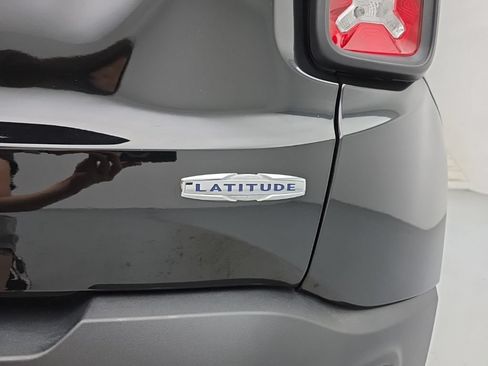 Used 2021 Jeep Renegade Latitude w/ Convenience Group AWD/4WD image 46