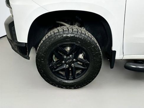 Used 2020 Chevrolet Silverado 1500 LT Trail Boss image 31