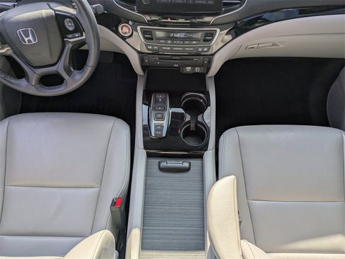 Used 2022 Honda Pilot Touring image 21