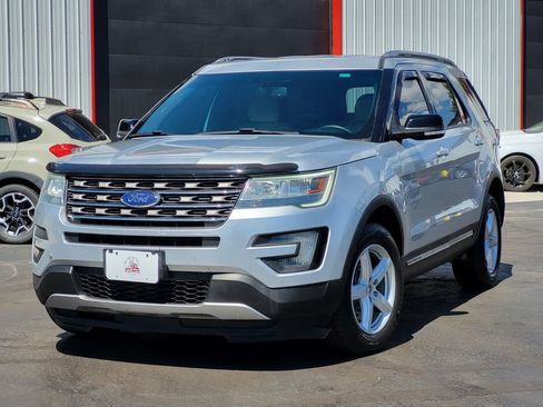 Used 2016 Ford Explorer XLT w/ Equipment Group 201A AWD/4WD image 1