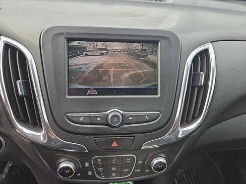 Used 2020 Chevrolet Equinox LT image 16