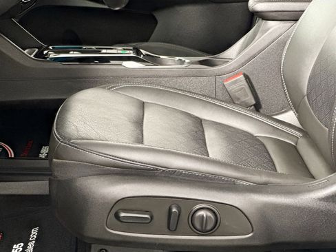 Used 2023 Chevrolet Bolt LT w/ Infotainment Package image 21