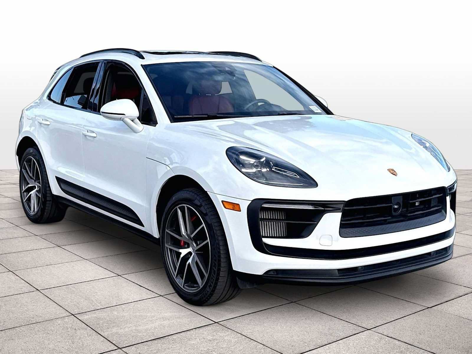 Used 2022 Porsche Macan S AWD/4WD image 2