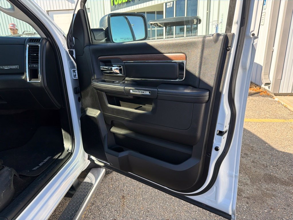 Used 2015 RAM 1500 Laramie w/ Convenience Group AWD/4WD image 37