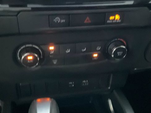 Used 2024 Nissan Frontier SV RWD image 22