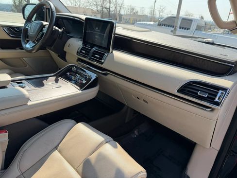 Used 2018 Lincoln Navigator L Reserve w/ Technology Package image 60