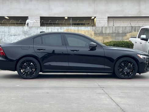 Used 2022 Volvo S60 T8 R-Design w/ Advanced Package image 9