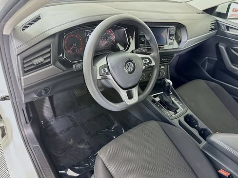 Used 2019 Volkswagen Jetta SE FWD image 17