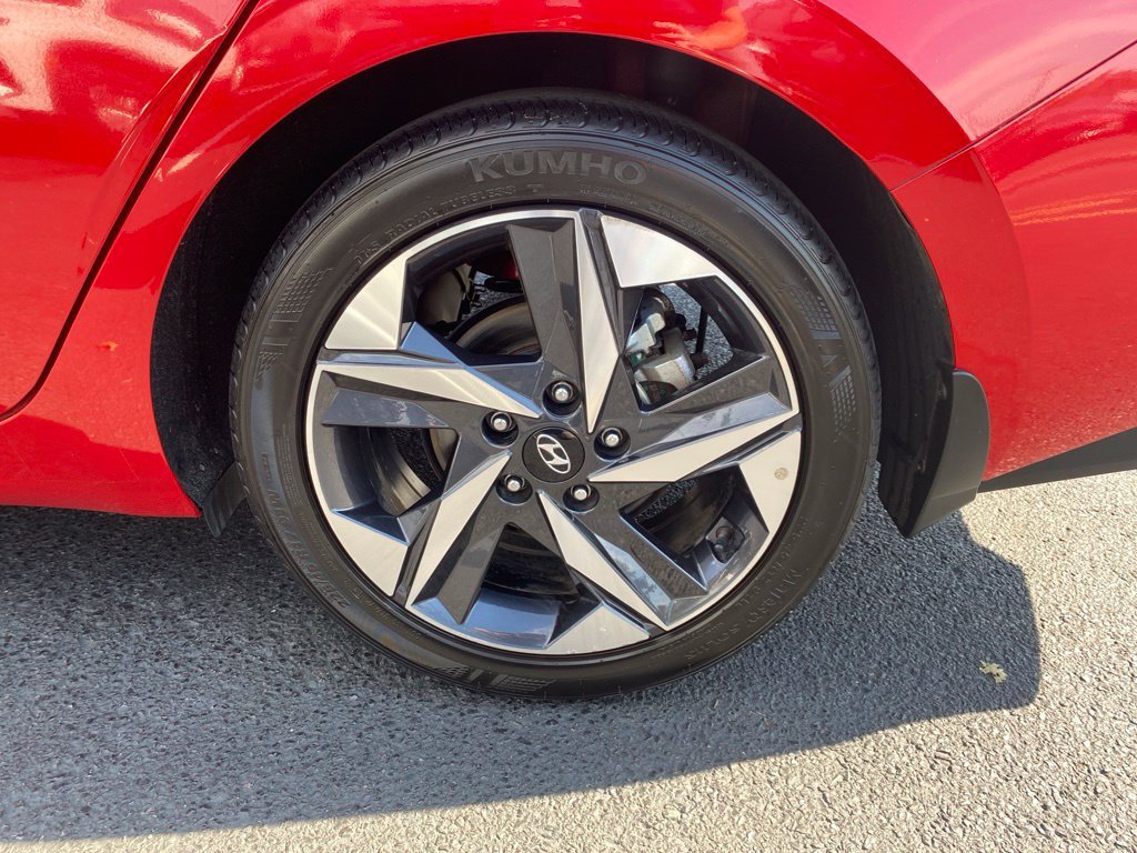 Certified 2023 Hyundai Elantra SEL w/ Convenience Package FWD image 9