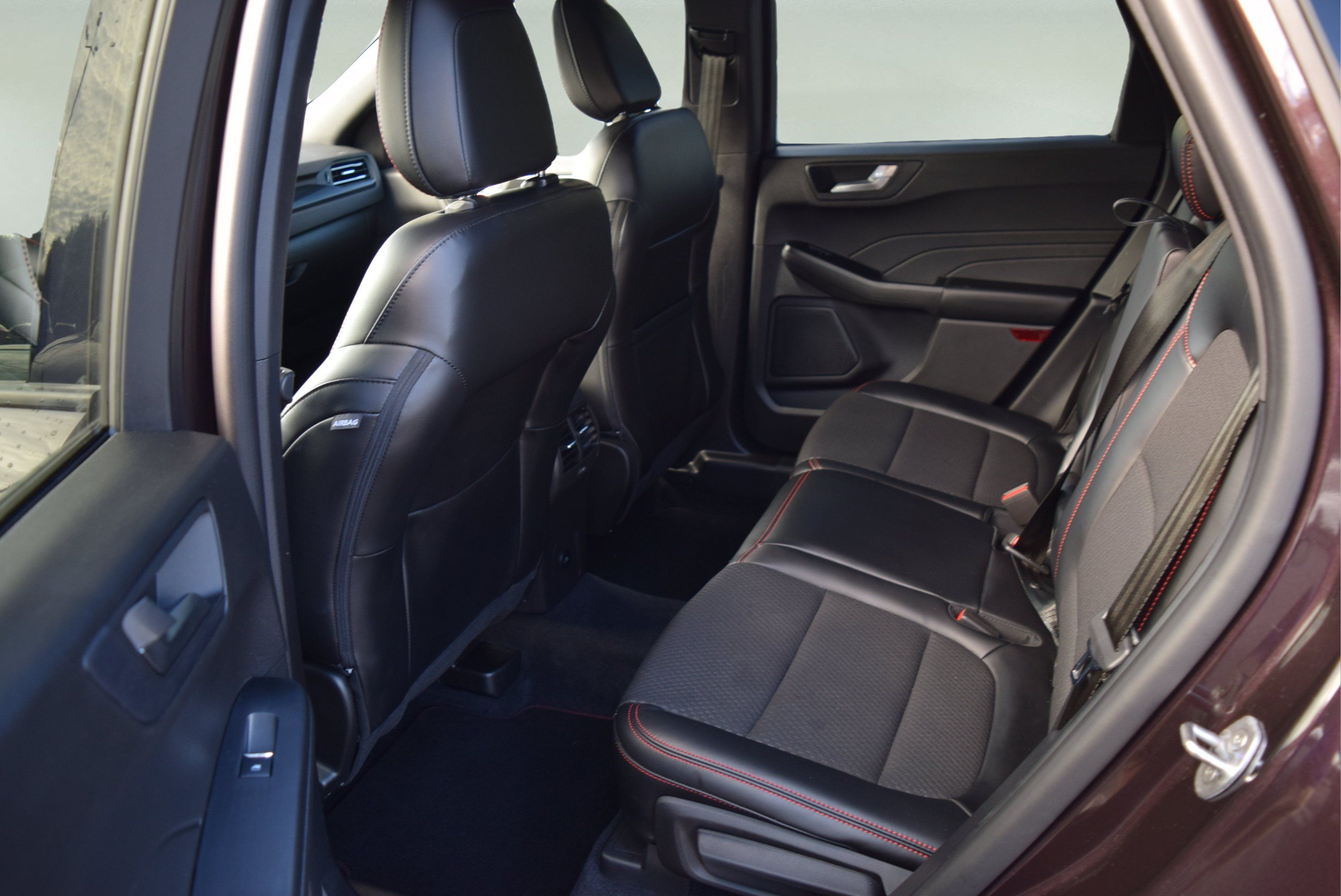 Used 2023 Ford Escape ST-Line Select w/ Tech Pack #1 AWD/4WD image 8
