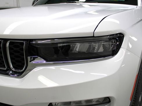 New 2025 Jeep Grand Cherokee Limited w/ Luxury Tech Group II image 34