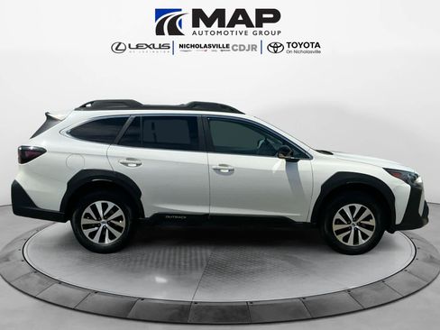 Used 2023 Subaru Outback Premium AWD/4WD image 6
