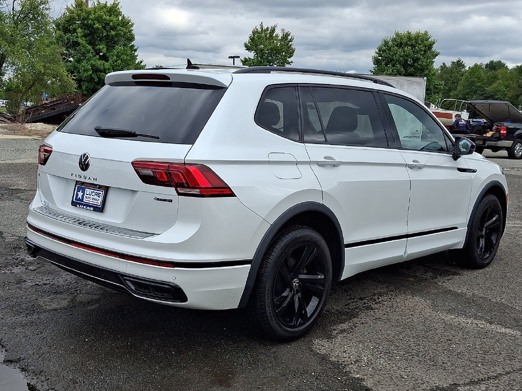 Used 2023 Volkswagen Tiguan SE R-Line AWD/4WD image 12