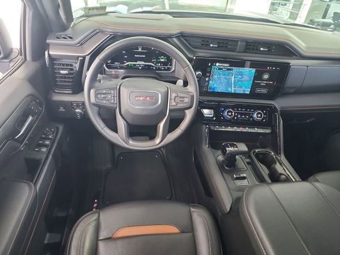 Certified 2023 GMC Sierra 1500 AT4 w/ AT4 Premium Package AWD/4WD image 10