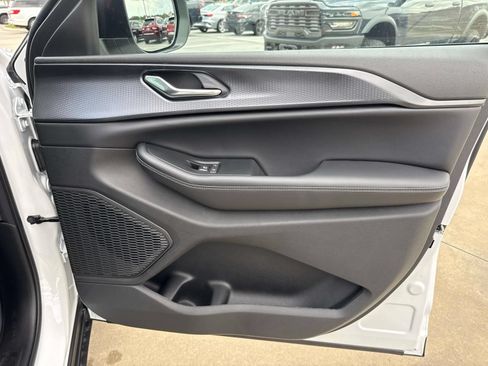 New 2026 Jeep Grand Cherokee Laredo RWD image 14