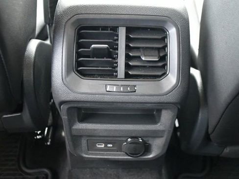 Used 2023 Volkswagen Tiguan SE FWD image 12