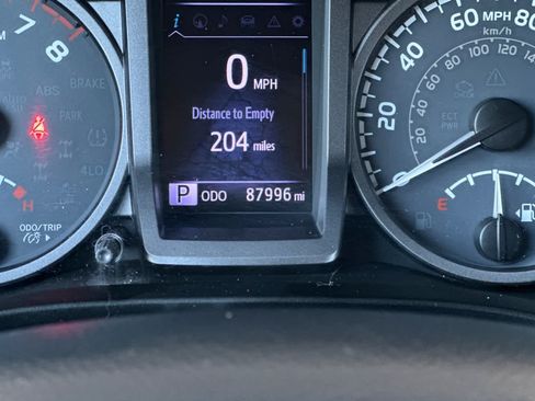 Used 2019 Toyota Tacoma TRD Sport AWD/4WD image 25