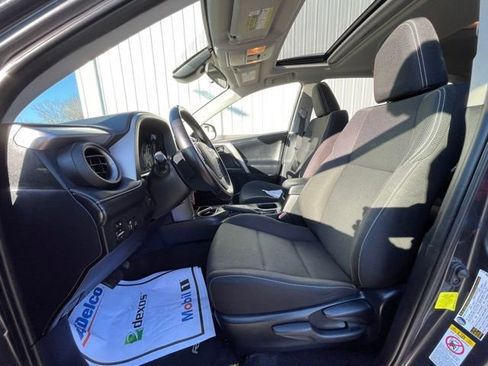 Used 2017 Toyota RAV4 XLE image 14