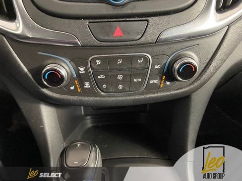 Used 2020 Chevrolet Equinox LT image 22