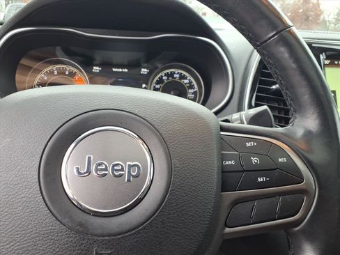 Used 2019 Jeep Cherokee Limited image 28
