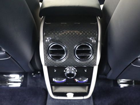Used 2022 Rolls-Royce Cullinan Black Badge AWD/4WD image 29