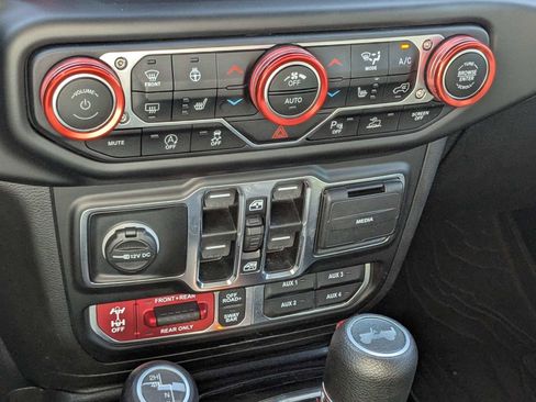Used 2023 Jeep Wrangler Unlimited Rubicon w/ Xtreme 35 Tire Package AWD/4WD image 24