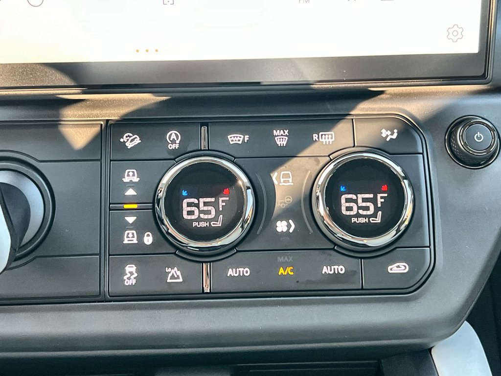Certified 2026 Land Rover Defender 110 OCTA AWD/4WD image 27