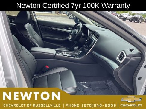 Used 2022 Nissan Maxima SV w/ Floor Mat Group FWD image 21