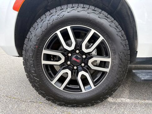 Certified 2024 GMC Yukon XL AT4 w/ Technology Package AWD/4WD image 28
