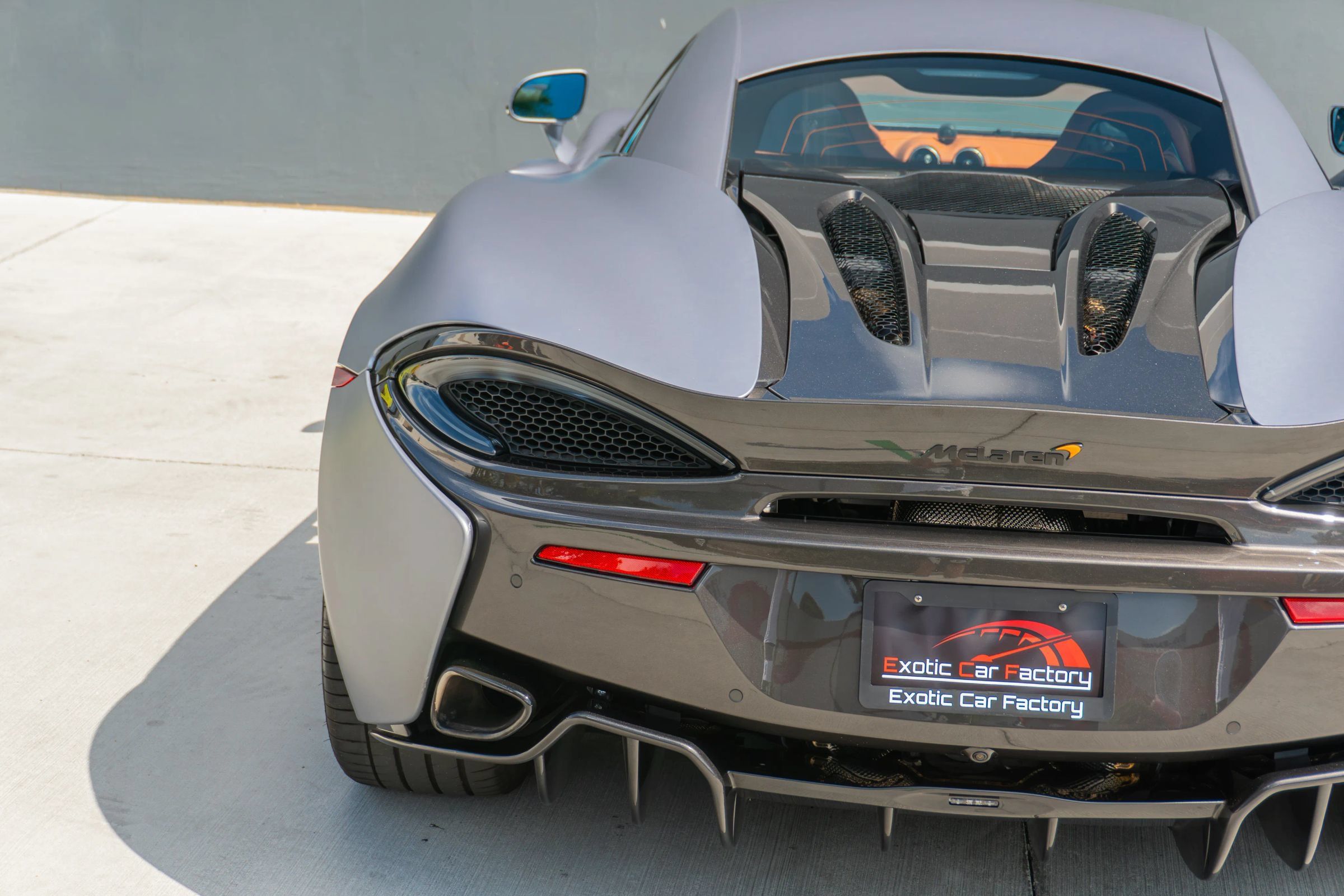 Used 2017 McLaren 570S Coupe RWD image 43