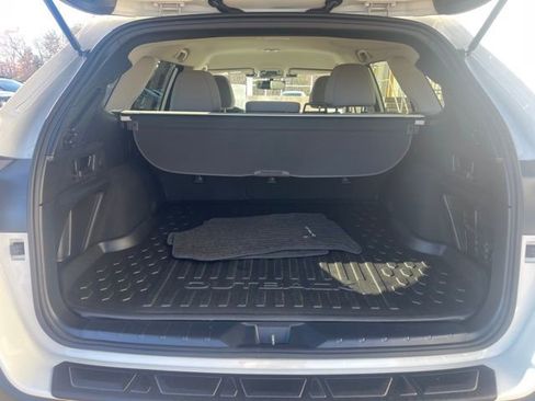 Used 2024 Subaru Outback Premium image 19