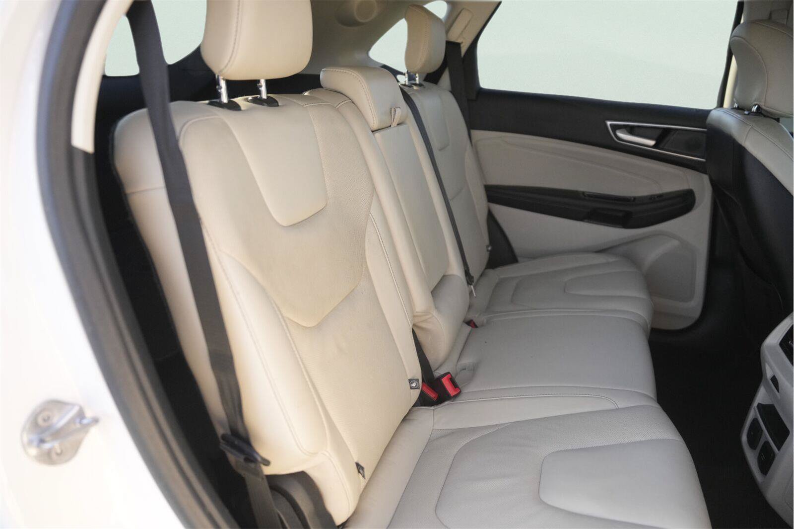 Used 2019 Ford Edge Titanium w/ Equipment Group 301A FWD image 17