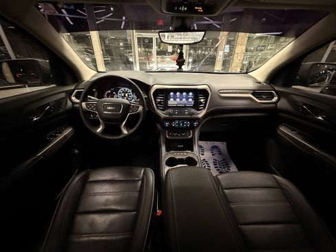 Used 2023 GMC Acadia Denali w/ Denali Technology Package FWD image 40