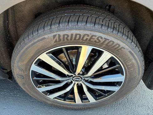 Certified 2023 Nissan Pathfinder Platinum AWD/4WD image 11