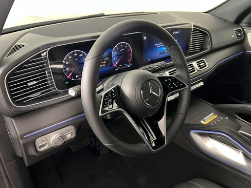New 2025 Mercedes-Benz GLS 450 4MATIC image 18