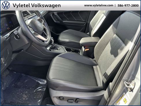 Certified 2023 Volkswagen Tiguan SE image 18