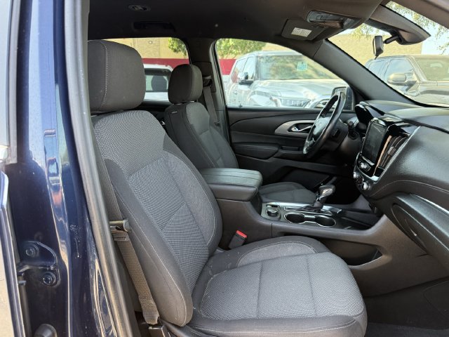 Used 2022 Chevrolet Traverse LT FWD image 27