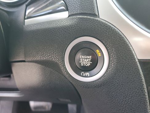 Used 2019 Chrysler 300 Limited image 32