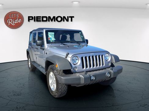 Used 2014 Jeep Wrangler Unlimited Sport image 4