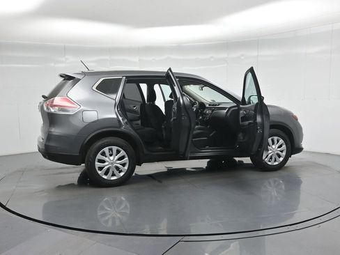 Used 2016 Nissan Rogue S image 4