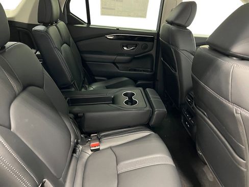 New 2025 Honda Pilot Touring image 36
