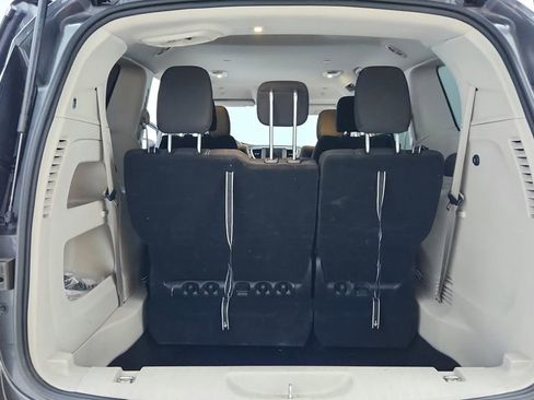 Used 2023 Chrysler Voyager LX image 38